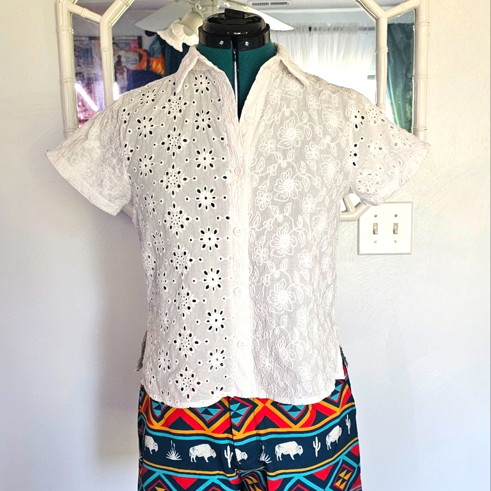 Kirious Los Angeles White Eyelet Lace And Embroidered Women's Top M